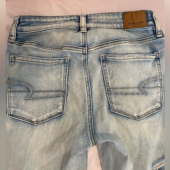 size 2 regular | light stain shown in picture | stretchy | light wash - Picture 7 of 8